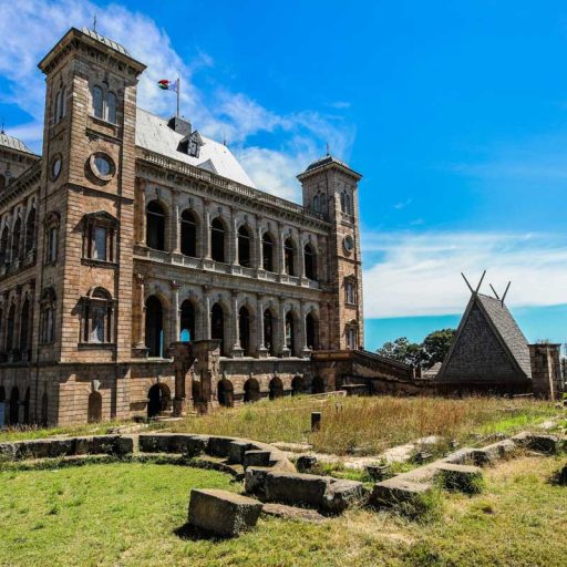 https://www.tour-malin-madagascar.com/wp-content/uploads/2021/12/hautes-terres-512x512.jpg