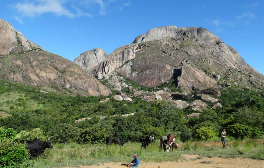 Madagasikara Tsara Be* (*Madagascar The Beautiful)
