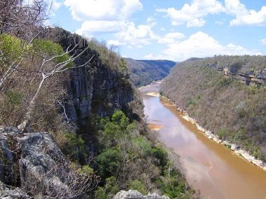 Jour 7 : Petits Tsingy et rivière Manambolo