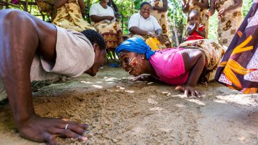Cultura ancestral de Madagascar, la danza del cocodrilo se encuentra entre las más representativas del norte.